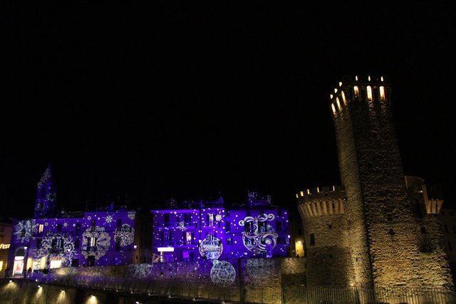 Natale in piena sicurezza a Umbertide, venerdì 11 dicembre si accende lo spettacolo di proiezioni di luci in centro storico